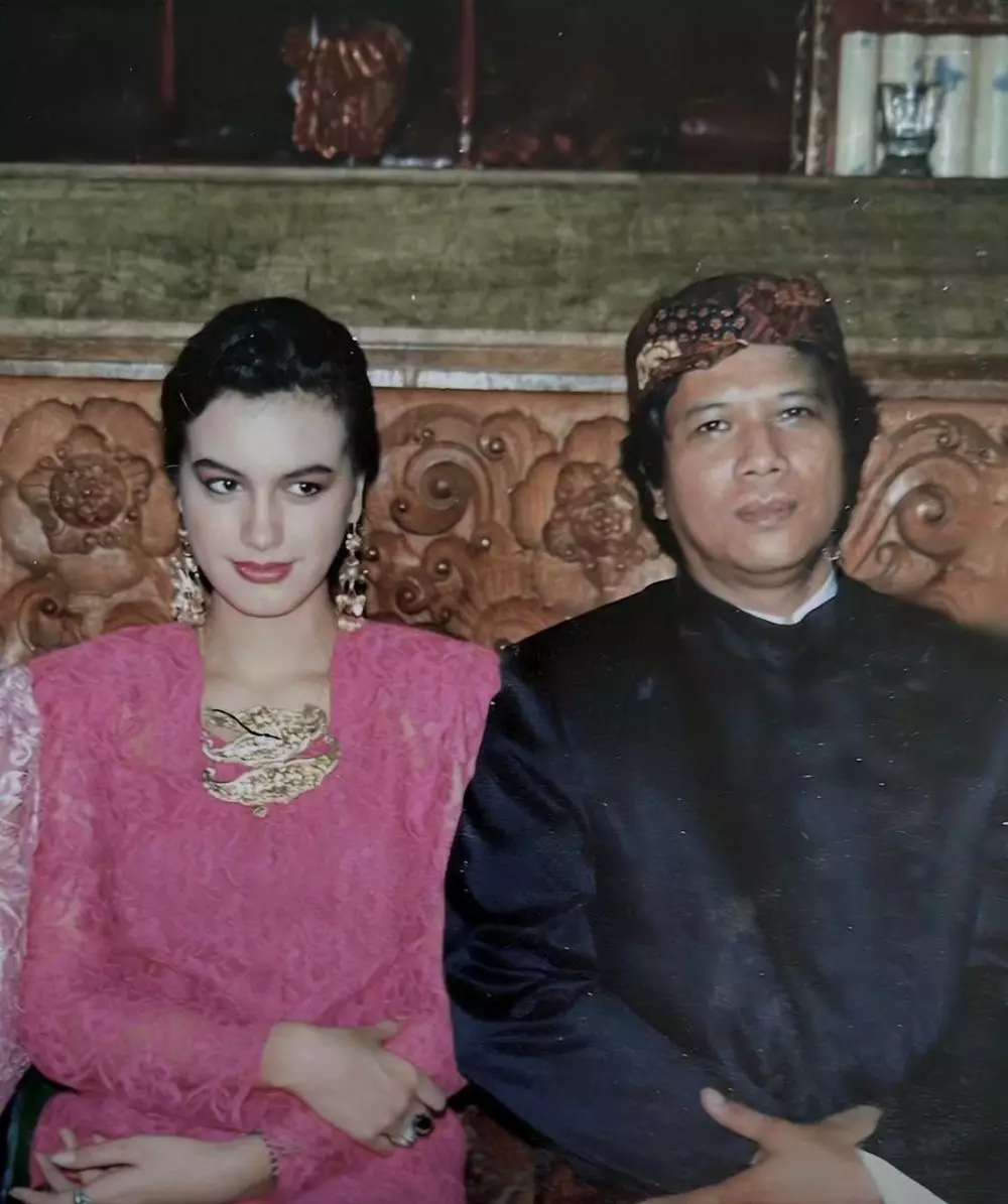 Potret lawas Sophia Latjuba saat muda, parasnya disebut bak Eva Celia versi bule © berbagai sumber