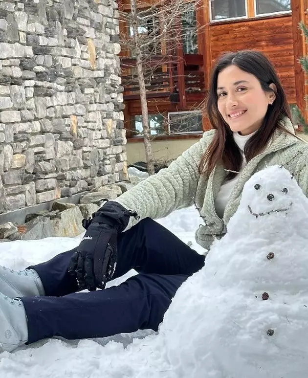 Kisah adik Darius Sinathrya jadi mualaf © berbagai sumber