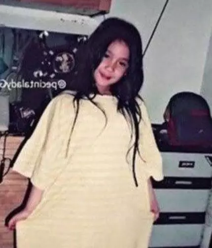 aktris saat SD berbagai sumber