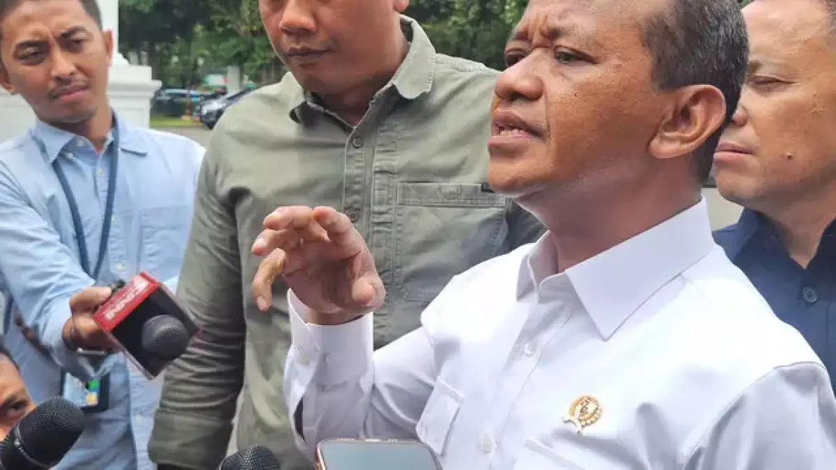 Usai ramai jadi sorotan, Menteri ESDM Bahlil hentikan sementara operasi tambang nikel di Raja Ampat