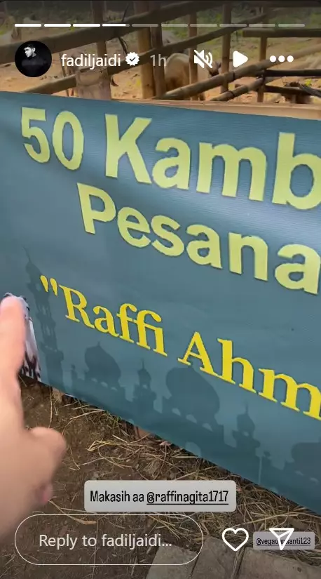 Raffi Ahmad borong kambing kurban Pak Muh © 2025 Instagram Raffi Ahmad borong kambing kurban Pak Muh © 2025 Instagram