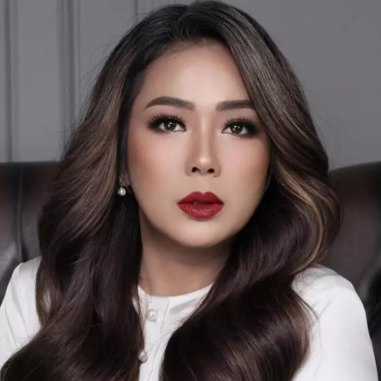 Jadi artis tajir tapi nggak gengsi membaur masyarakat, ini 9 momen Soimah ikut bantu hajatan tetangga