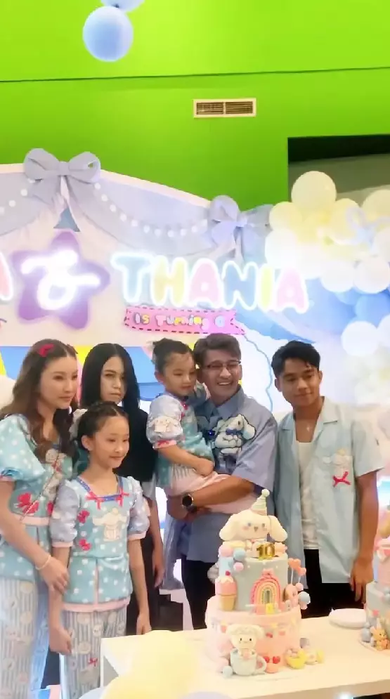 Ruben Onsu Sarwendah rayakan ultah kedua putrinya © Instagram Ruben Onsu Sarwendah rayakan ultah kedua putrinya © Instagram