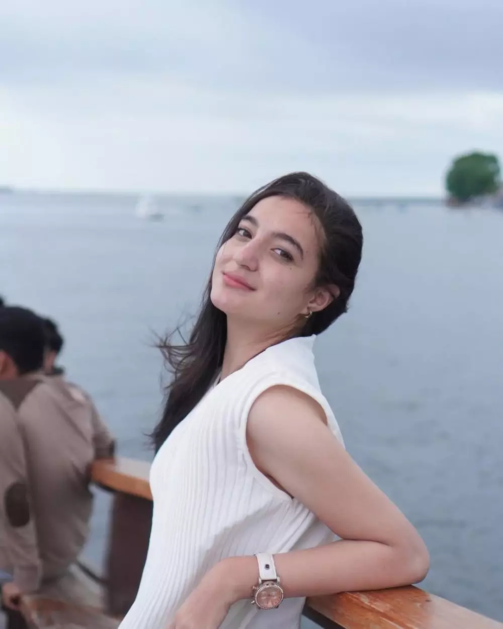 Amanda Lucson bongkar kelakuan Fajar Indonesian Idol © 2025 Instagram