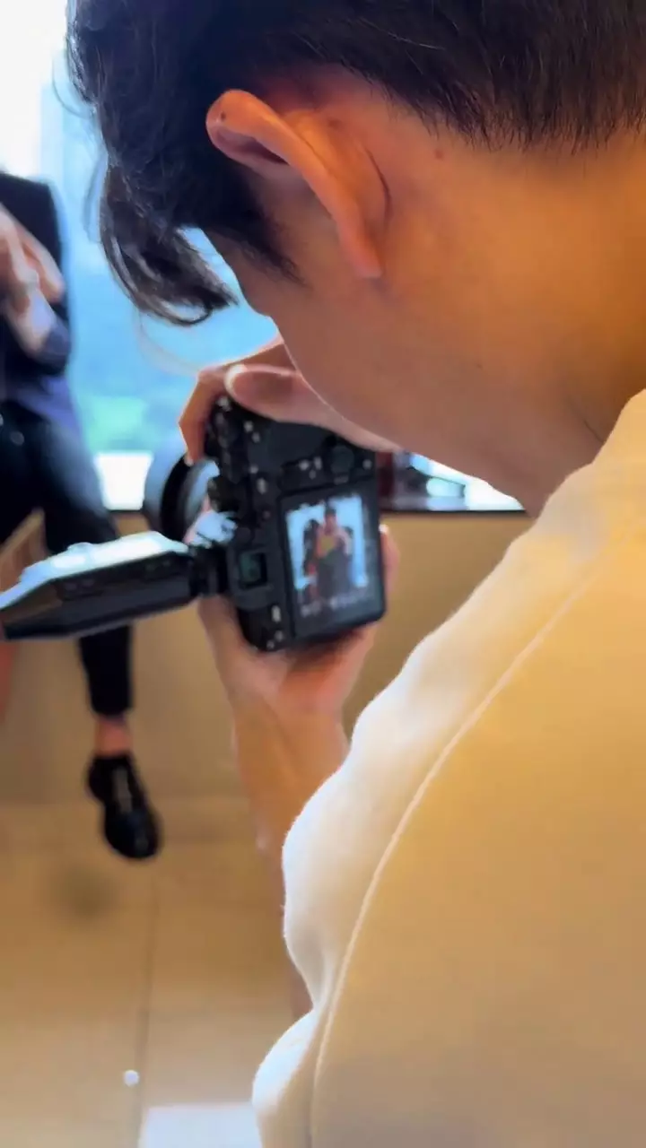 Justin Hubner photoshoot model wanita bikin penasaran © 2025 TikTok Justin Hubner photoshoot model wanita bikin penasaran © 2025 TikTok