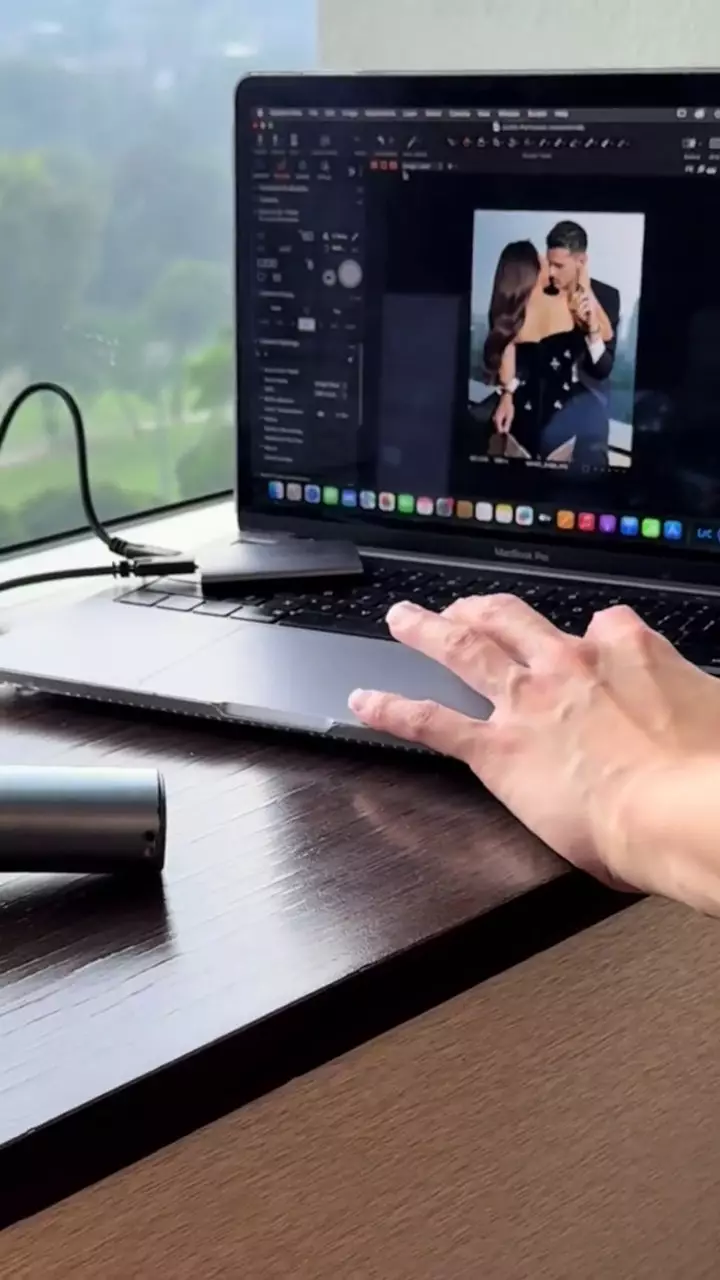 Justin Hubner photoshoot model wanita bikin penasaran © 2025 TikTok Justin Hubner photoshoot model wanita bikin penasaran © 2025 TikTok