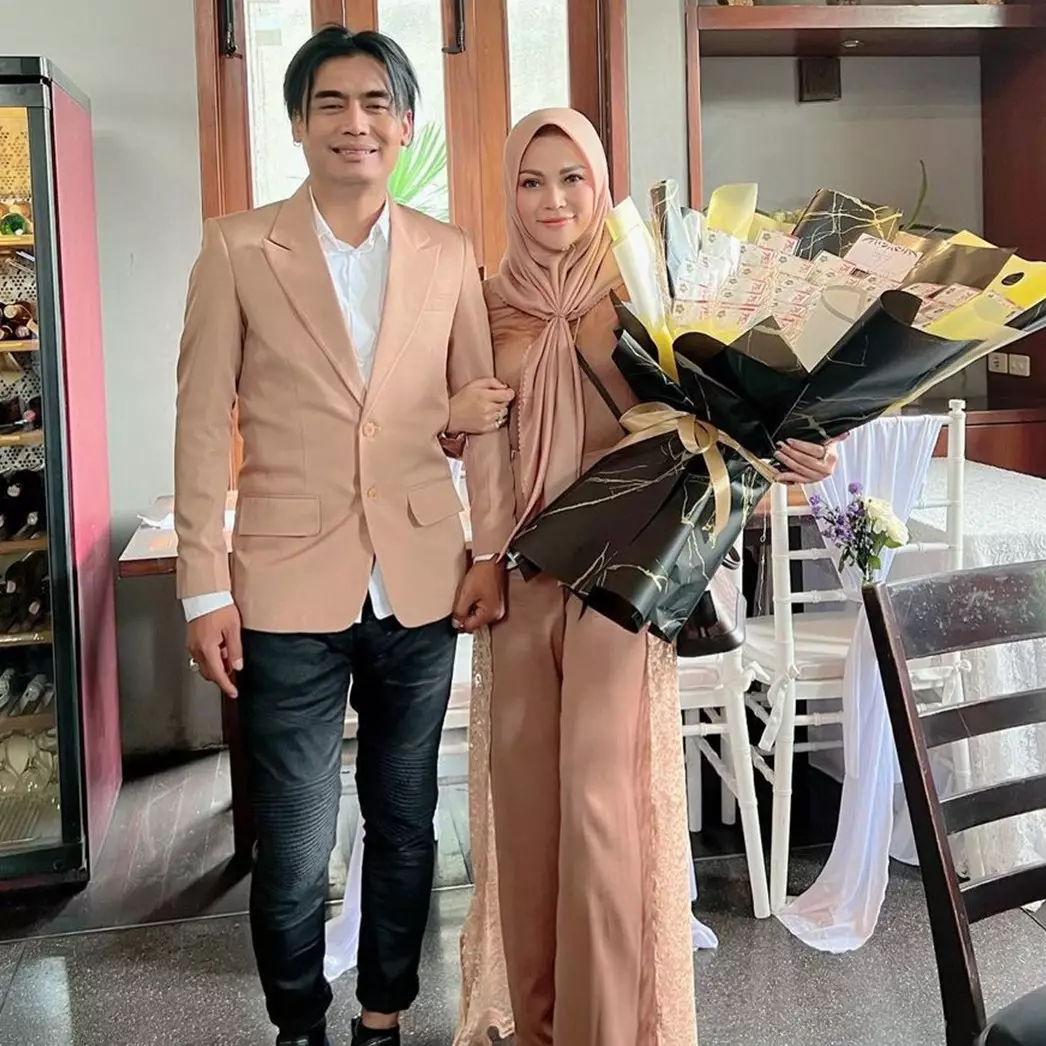 Charly Van Houten emoh mumet mikir royalti, bebaskan penyanyi bawakan lagunya