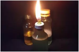 Trik bikin pengganti minyak tanah buat lampu teplok dari sabun cuci piring, praktis dipakai kapan saja