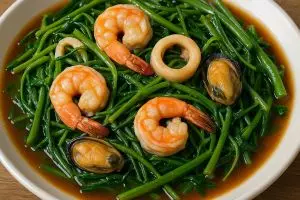 7 Resep tumis kangkung ala resto seafood rumahan, praktis, lezat, dan bikin nagih