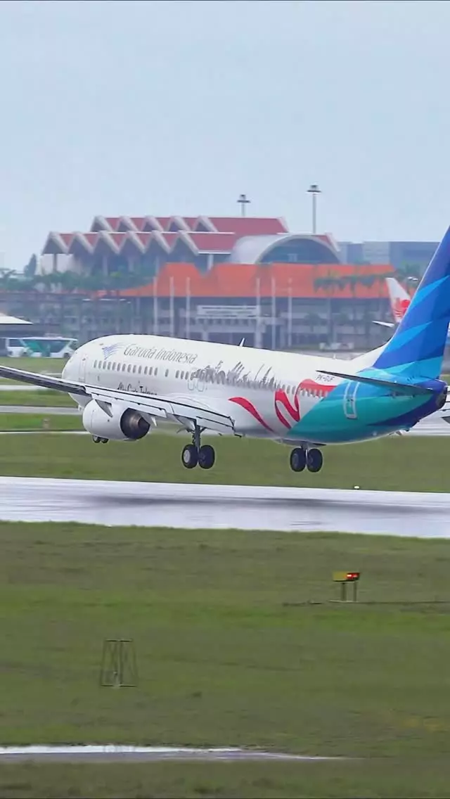 Fakta HP penumpang pesawat Garuda Indonesia diduga diambil kru © 2025 Instagram