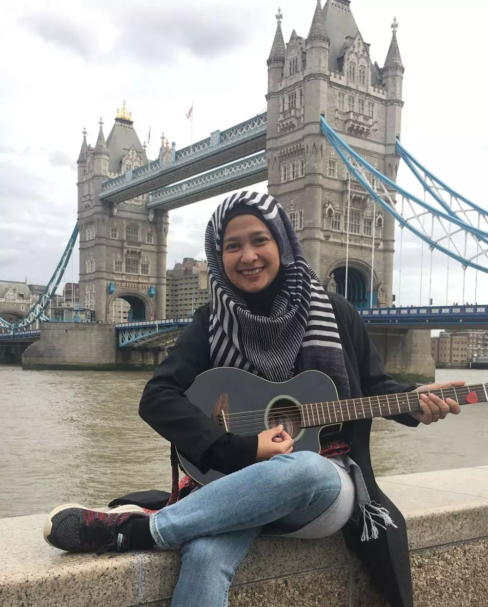 Model video klip Perhatikan Rani SO7 © berbagai sumber