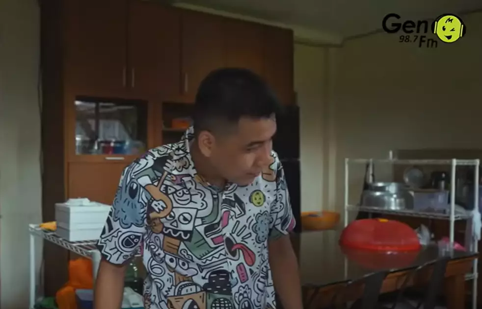 potret dapur Iwan Fals © 2024 YouTube potret dapur Iwan Fals © 2024 YouTube