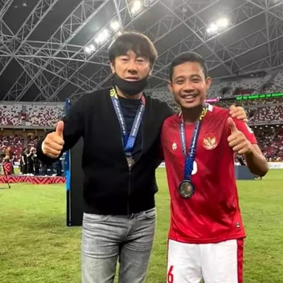 9 Potret terbaru Evan Dimas, penggawa Timnas U-19 yang kini hidup berkesenian di Tulungagung