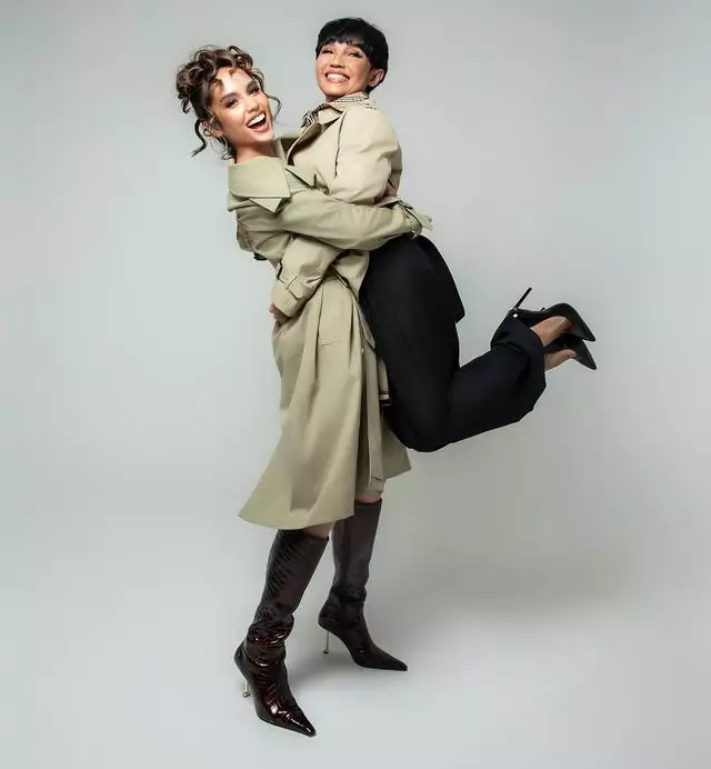 Cinta Laura jalani pemotretan keluarga © Instagram Cinta Laura jalani pemotretan keluarga © Instagram