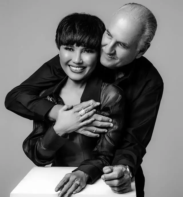 Cinta Laura jalani pemotretan keluarga © Instagram Cinta Laura jalani pemotretan keluarga © Instagram