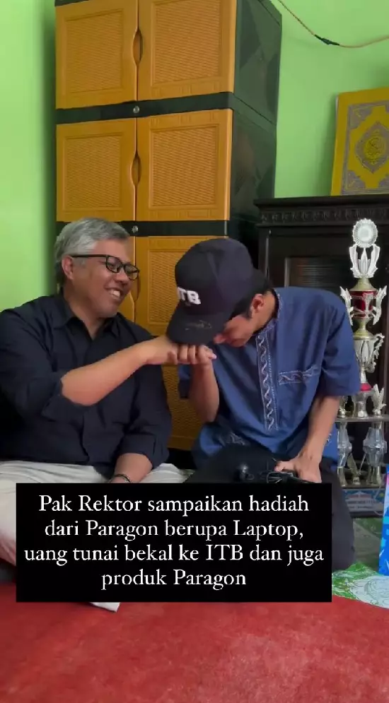 Anak kuli angkut tembus ITB © Instagram Anak kuli angkut tembus ITB © Instagram