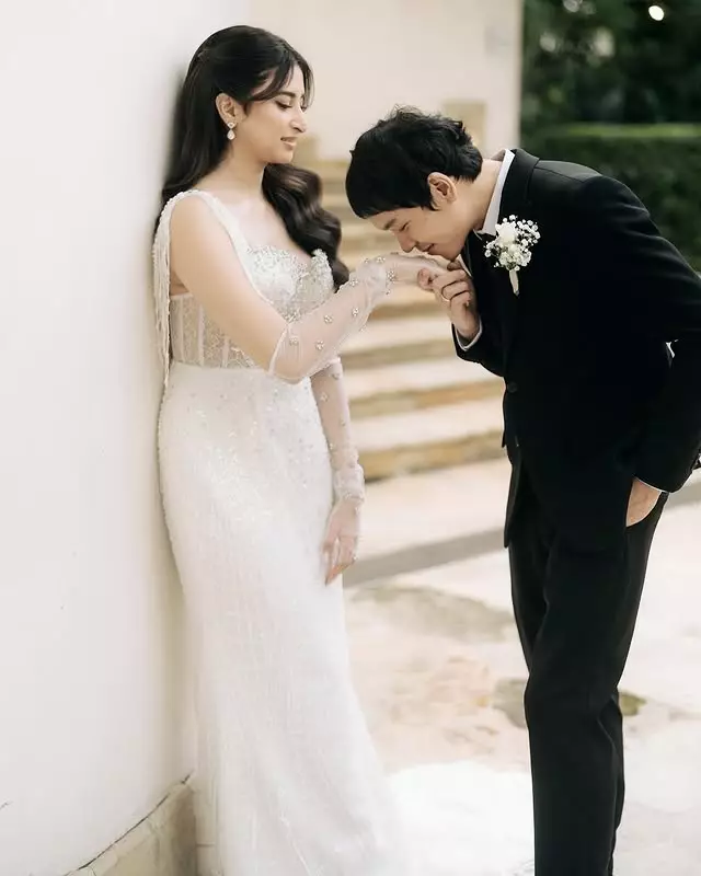 Lama tak muncul di TV, intip 9 potret terbaru Raka Cyril Damar gitaris Vierra  berbagai sumber