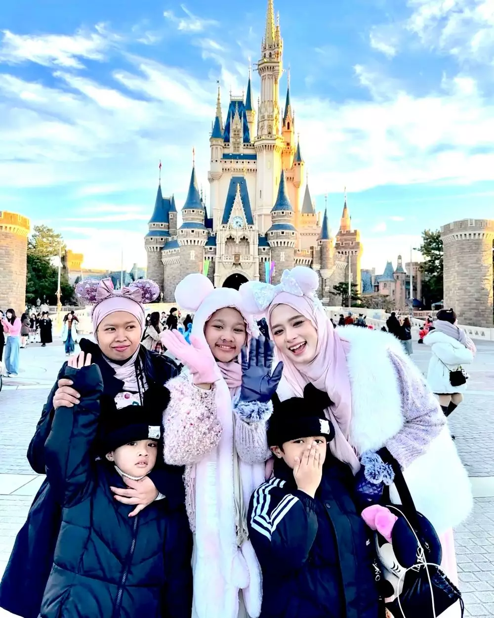 Inara Rusli geram Virgoun kenalkan pacar baru ke anak © Instagram Inara Rusli geram Virgoun kenalkan pacar baru ke anak © Instagram