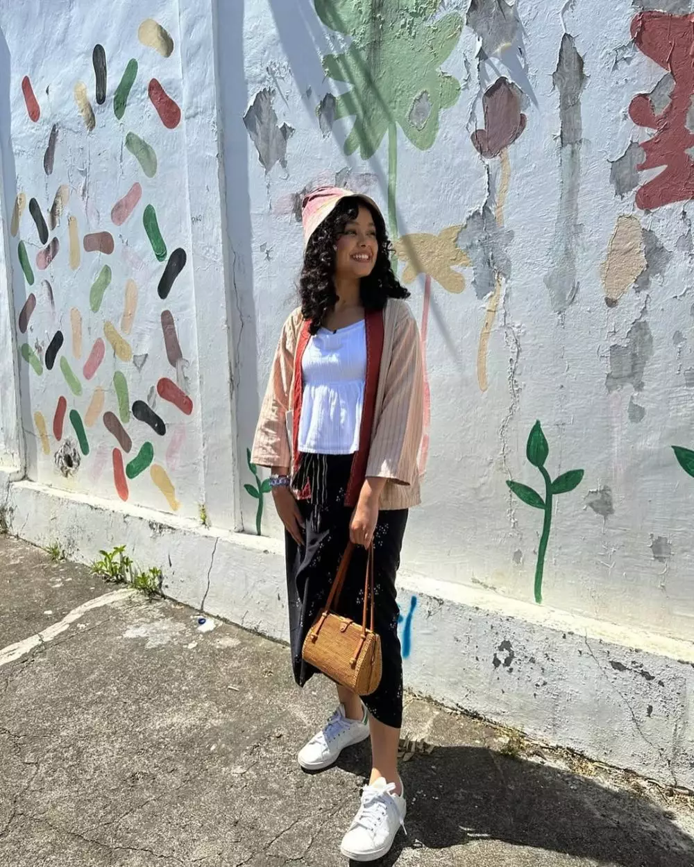 Mutiara Baswedan anak Anies Baswedan S2 di Universitas Harvard © 2025 Instagram