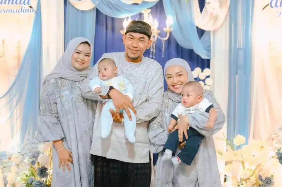 Anak cewek berambut pendek gedenya jadi komedian top, dulu tomboi 11 potret terbarunya bikin takjub foto: Instagram/@nina_mpokalpa Anak cewek berambut pendek gedenya jadi komedian top, dulu tomboi 11 potret terbarunya bikin takjub foto: Instagram/@nina_mpokalpa