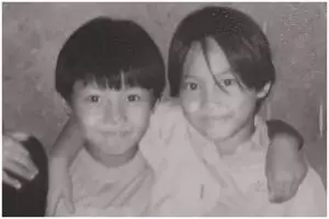 Anak cewek berambut pendek gedenya jadi komedian top, dulu tomboi 11 potret terbarunya bikin takjub