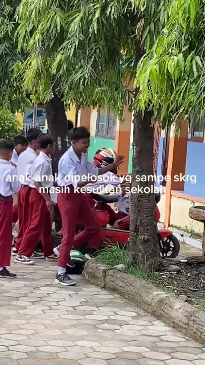 Keresahan wanita ini sebagai pengajar di Indonesia © TikTok Keresahan wanita ini sebagai pengajar di Indonesia © TikTok