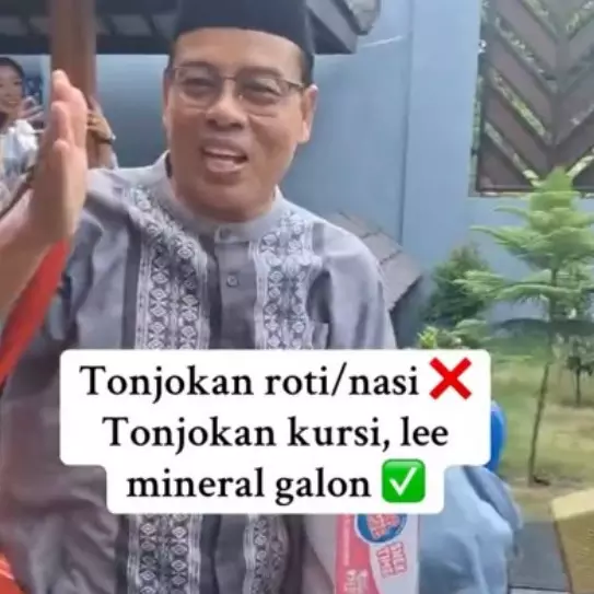 Beda dari nikahan biasa, hajatan di Cirebon ini suvenirnya kursi plastik, 5 potretnya bikin ngakak