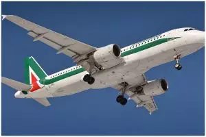 Keluarga penumpang Air India menunggu cemas di rumah sakit Ahmedabad, 30 jasad telah dievakuasi