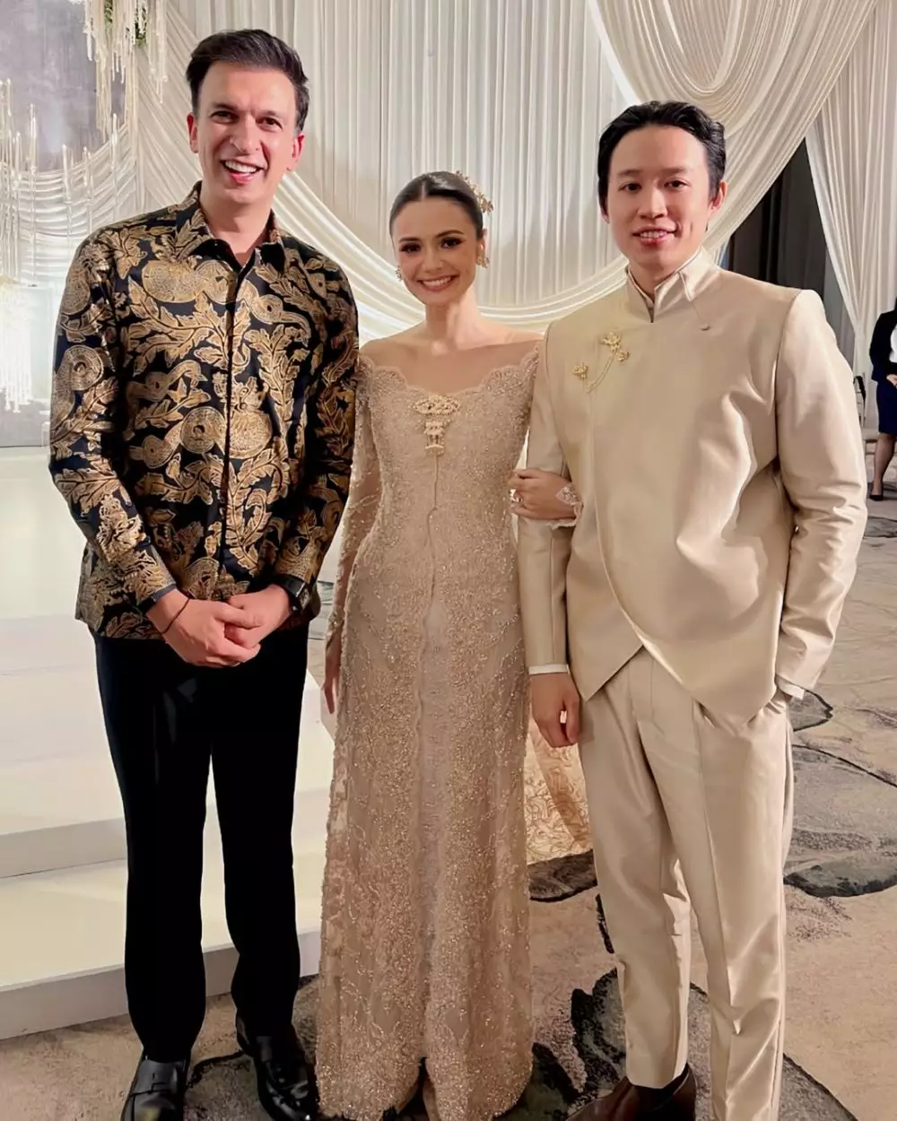 Resepsi Amanda Rawles dan Adriel Susanteo di Indonesia © 2025 brilio.net Resepsi Amanda Rawles dan Adriel Susanteo di Indonesia © 2025 brilio.net