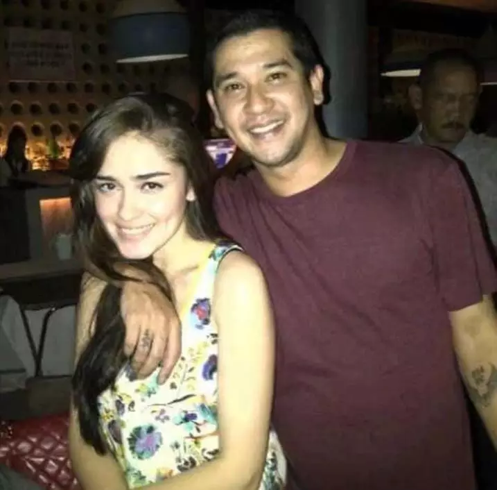 Gadis imut ini gedenya jadi bintang FTV, kini menikah dengan keturunan ningrat dan putuskan jadi IRT © 2023 brilio.net Gadis imut ini gedenya jadi bintang FTV, kini menikah dengan keturunan ningrat dan putuskan jadi IRT © 2023 brilio.net