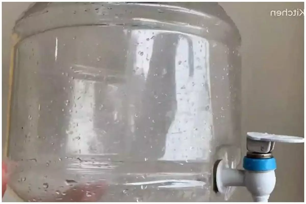 Trik agar lumut di bagian dalam dispenser hilang, kinclong lagi dengan 2 bahan dapur