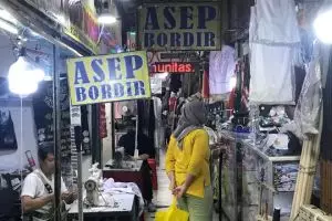 Penemuan bocah di Pasar Kebayoran Lama, ditelantarkan dalam kondisi kurus dan penuh luka oleh ayahnya