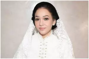 Potret transformasi Maia Estianty sebelum dan sesudah pakai makeup, wajah tanpa riasannya glowing