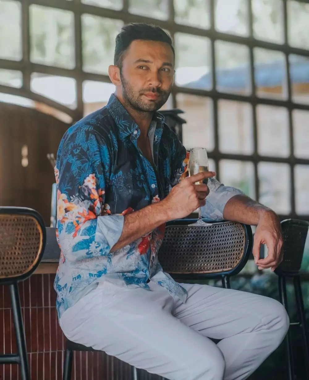 Potret terbaru Teuku Zacky © 2023 brilio.net Potret terbaru Teuku Zacky © 2023 brilio.net