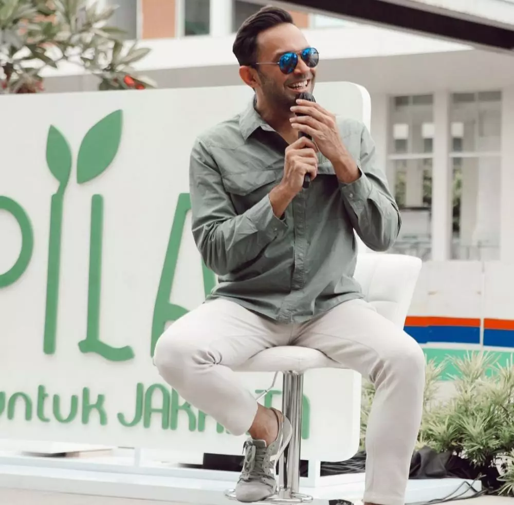 Potret terbaru Teuku Zacky © 2023 brilio.net Potret terbaru Teuku Zacky © 2023 brilio.net