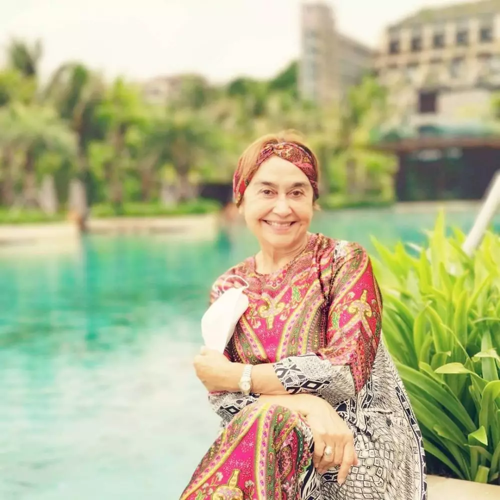 potret terbaru wanita di cover majalah © 2022 berbagai sumber potret terbaru wanita di cover majalah © 2022 berbagai sumber