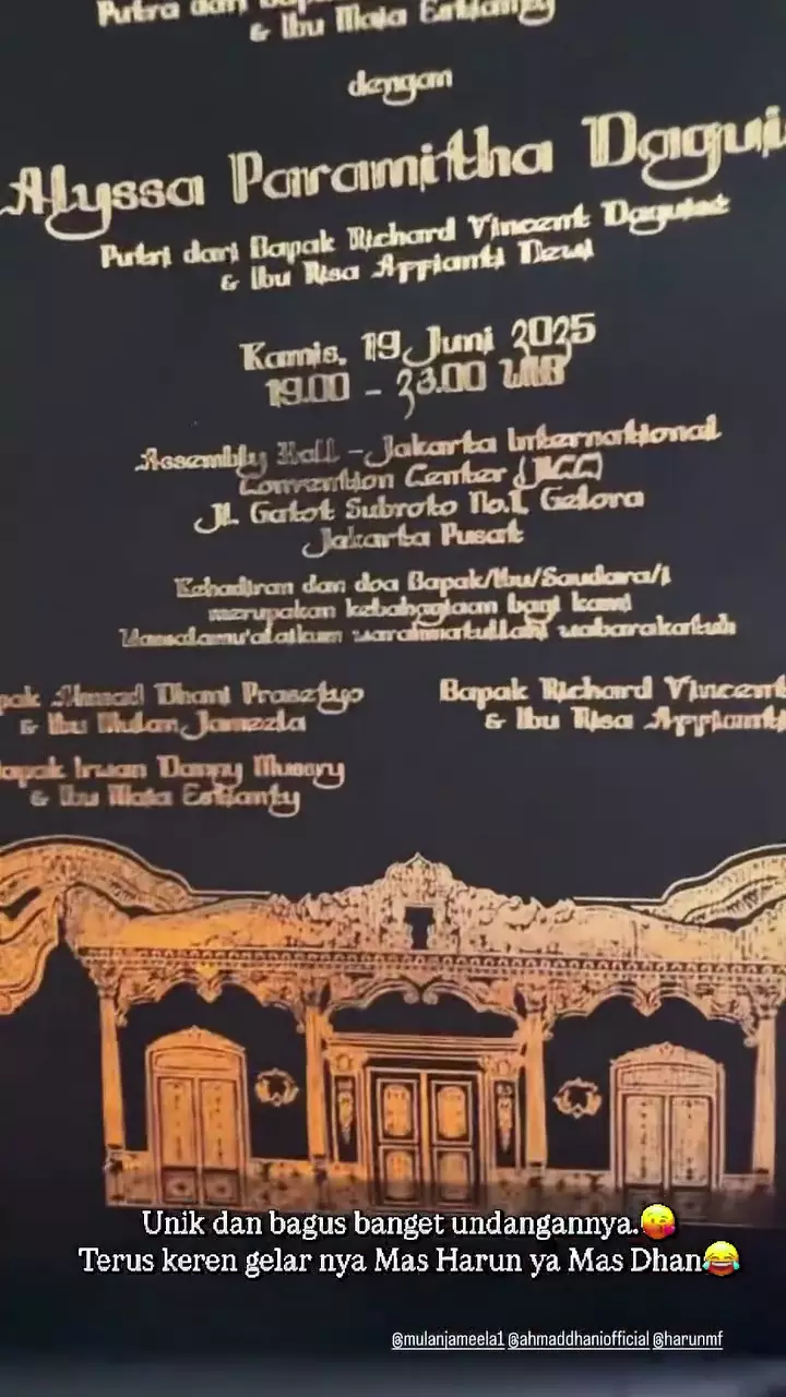 Desain undangan ngunduh mantu Al Ghazali Alyssa Daguise © 2025 Instagram Desain undangan ngunduh mantu Al Ghazali Alyssa Daguise © 2025 Instagram