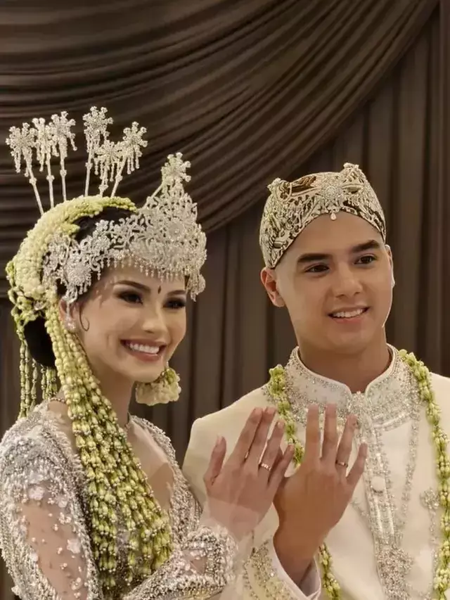 cincin nikah al dan alyssa daguise © 2025 brilio.net cincin nikah al dan alyssa daguise © 2025 brilio.net