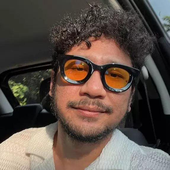 Bersahabat lama dengan Gustiwiw, Kunto Aji ungkap proyeknya bareng sang musisi terpaksa kandas