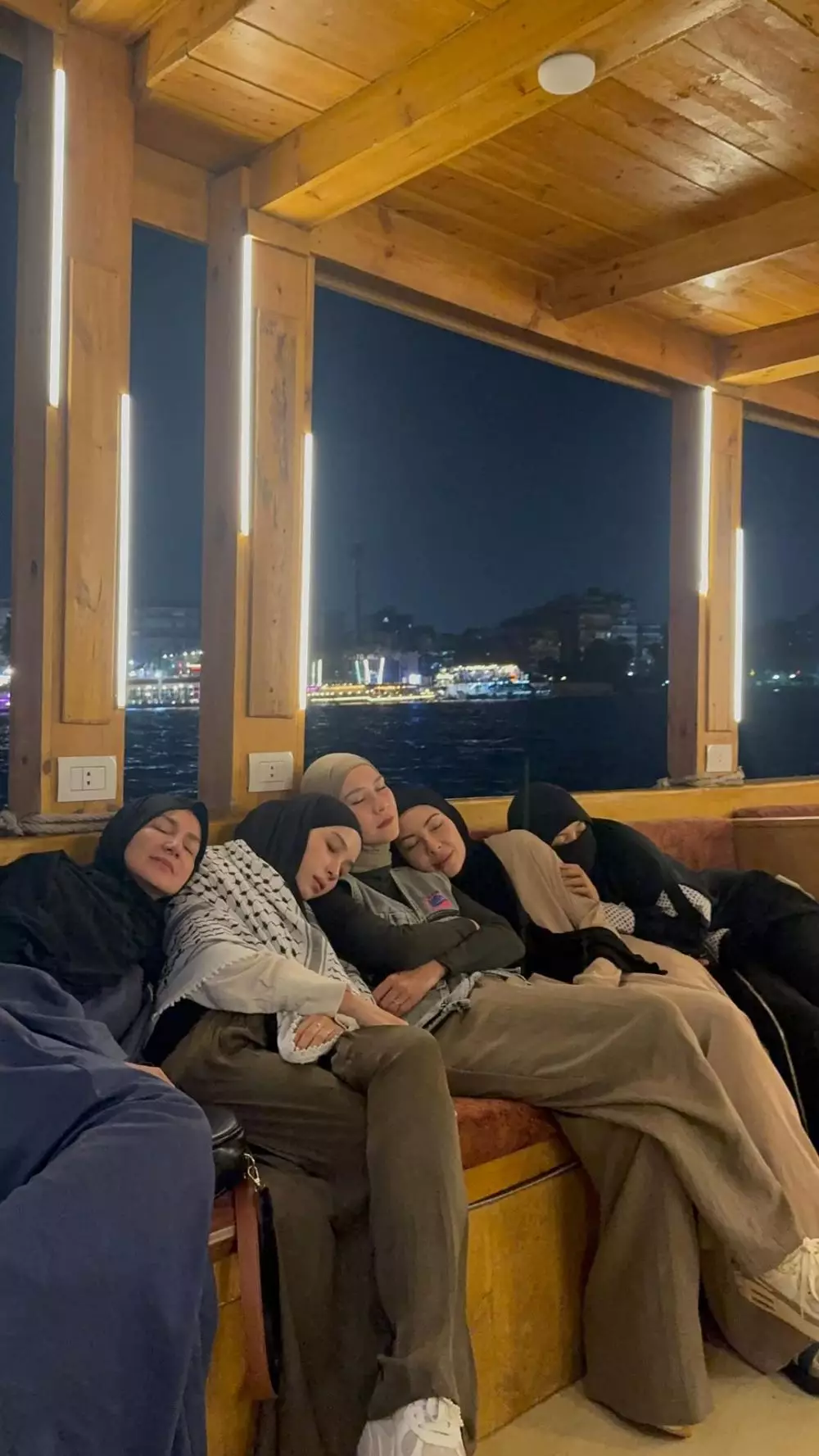 rombongan Zaskia Mecca dikepung polisi Mesir © Instagram