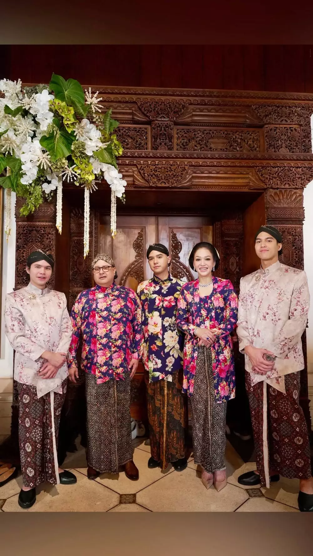 Maia Estianty kenakan blue sapphire seharga Rp 10 miliar © 2025 brilio.net