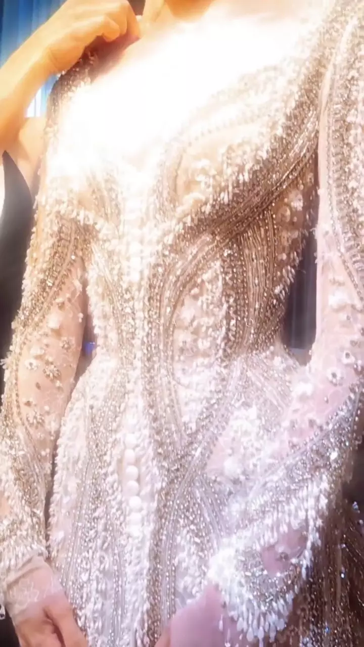 Gaun pengantin Alyssa Daguise dirancang Tex Saverio © 2025 TikTok