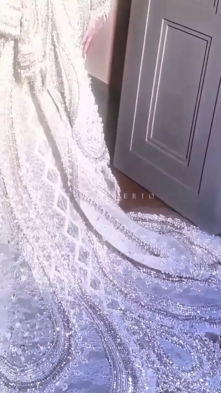 Gaun pengantin Alyssa Daguise dirancang Tex Saverio © 2025 TikTok