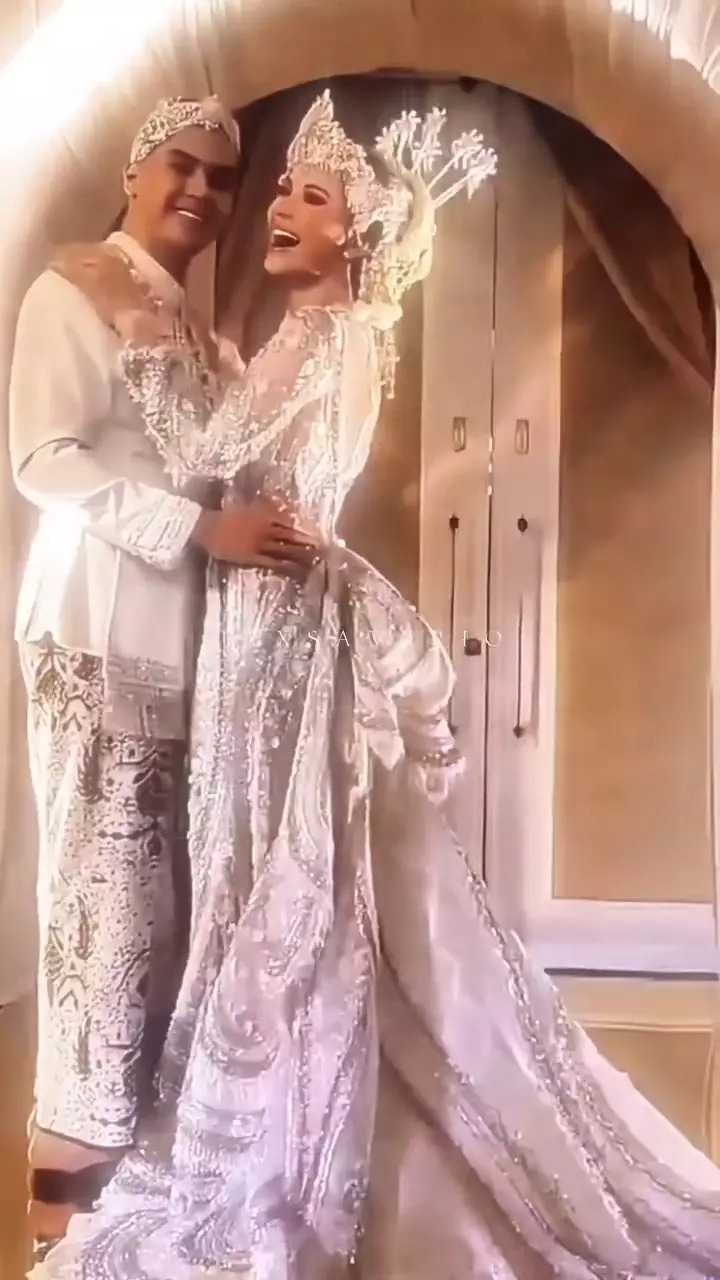 Gaun pengantin Alyssa Daguise dirancang Tex Saverio © 2025 TikTok