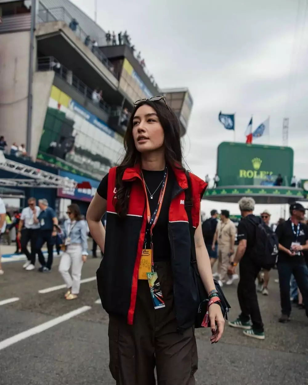 natasha ryder dirangkul orlando bloom © 2025 brilio.net