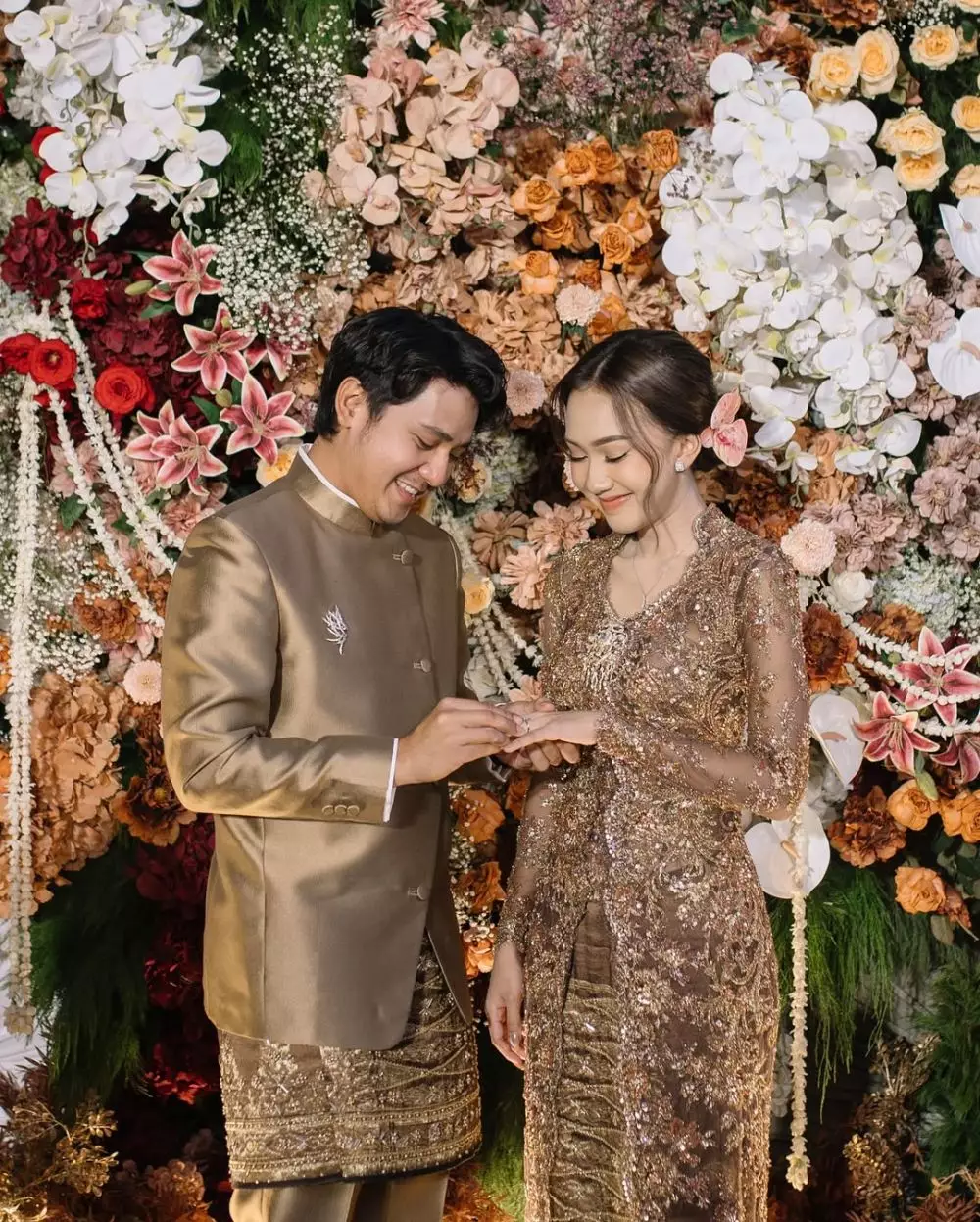 Arbani Yasiz dan Raissa Ramadhani lamaran © 2025 Instagram