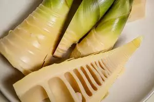 Cara ampuh hilangkan rasa pahit dan bau rebung, biar masakan makin mantap