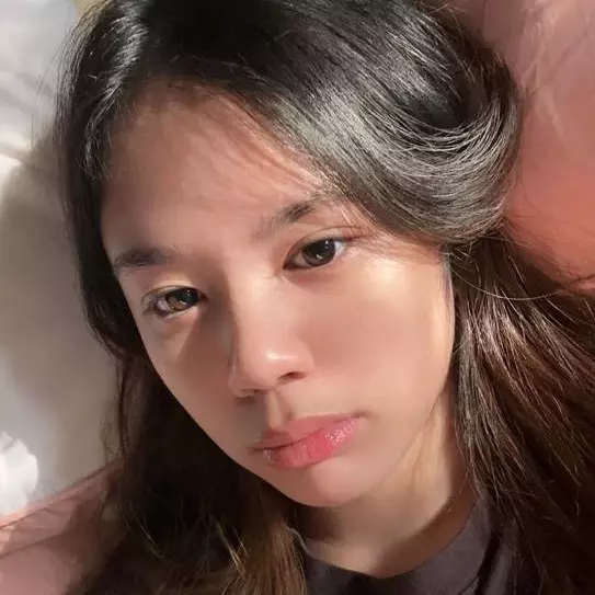 7 Potret Safeea Ahmad di siraman &amp; nikahan Al Ghazali dan Alyssa Daguise, anggun dengan rambut terurai