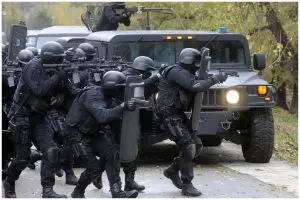 Detik-detik TNI evakuasi penumpang Saudi Airlines di Bandara Kualanamu usai dapat laporan ancaman bom