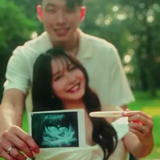 Nita Vior umumkan kehamilan selang 6 bulan nikah, 9 potret bahagia tunjukkan perut buncit